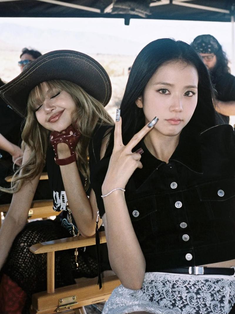 Lisa y Jisoo Blackpink - sooyaaa__