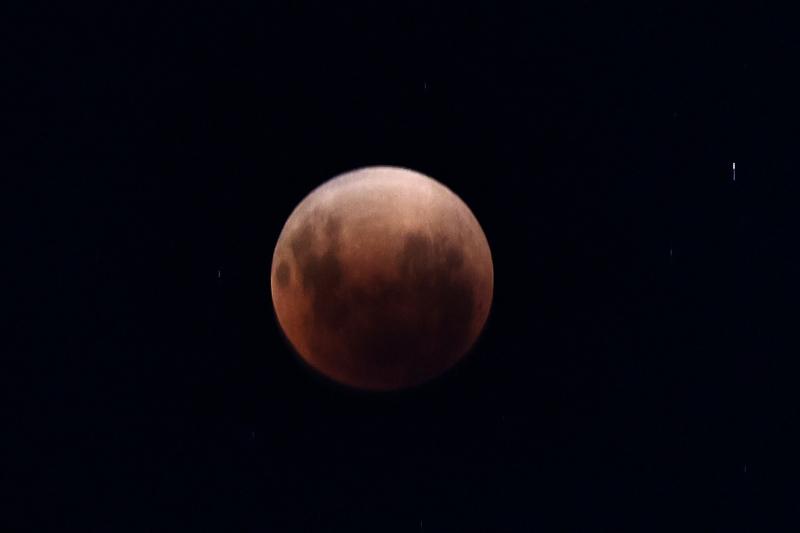 Luna de sangre vista desde Chile en 2025. Créditos: AGENCIA UNO