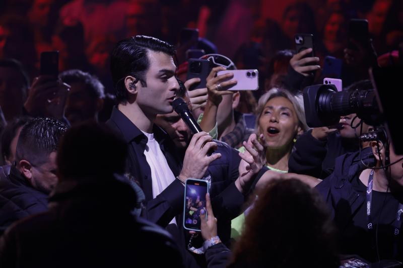 El show de Matteo Bocelli: entre ovaciones y un impasse técnico | Aton