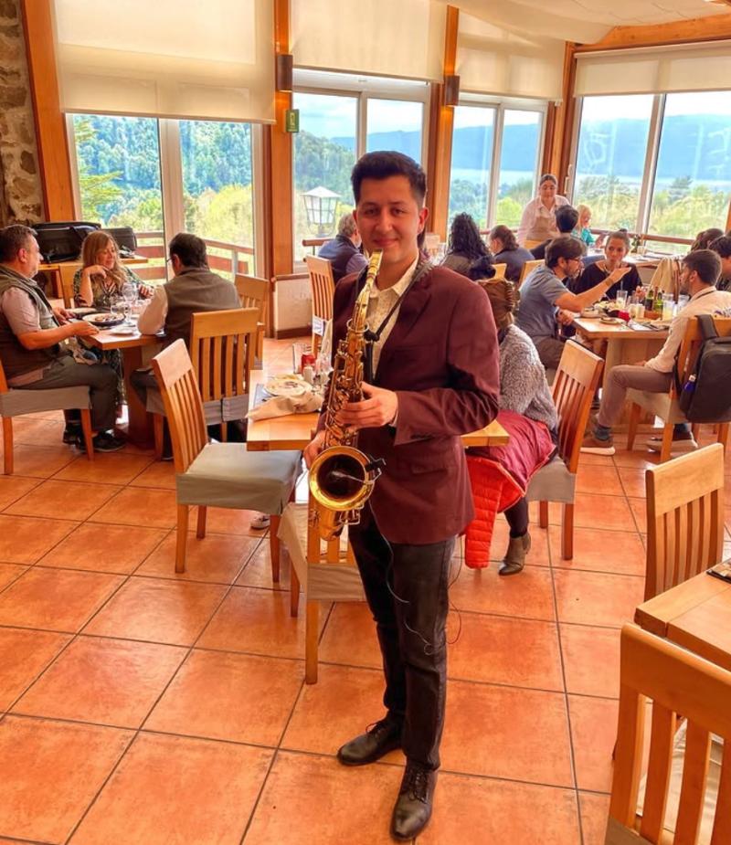 Kevin Carvajal, músico chileno detenido por el ICE.