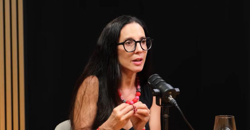 Luz Valdivieso - YouTube "Más que titulares"