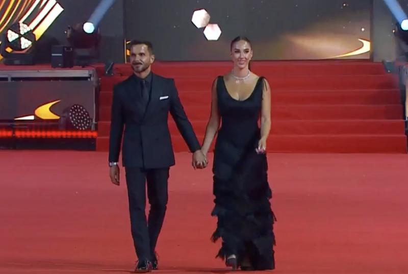 El paso por la gala de Álvaro Ballero y su nueva pareja.