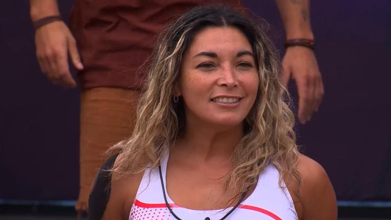 Evelyn Ortiz en Mundos Opuestos