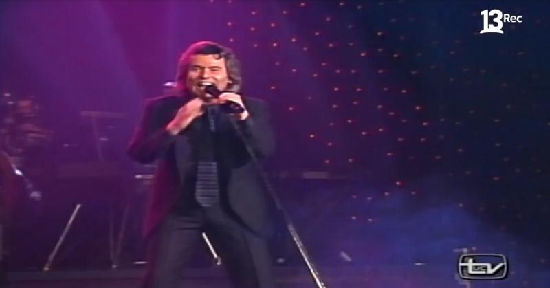 Raphael se subió por segunda vez al escenario de Martes 13 en el año 1992