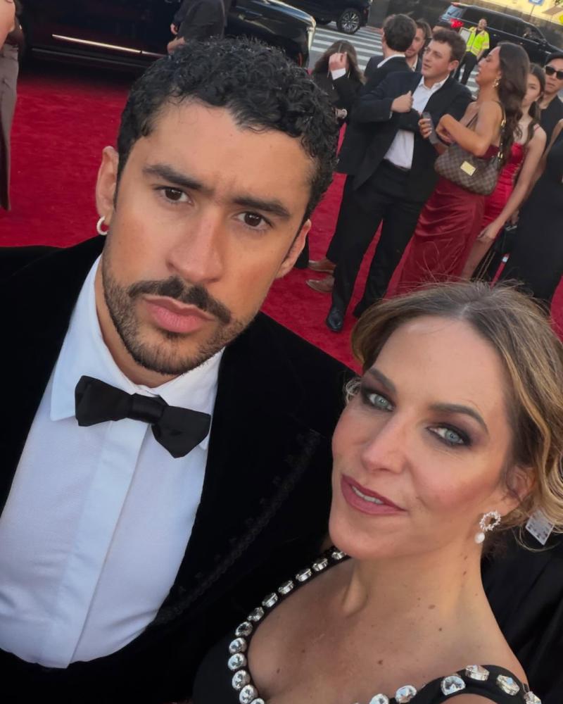 Tere Irarrázabal y Bad Bunny en los Grammys / Créditos: Instagram @tereirarrazabal