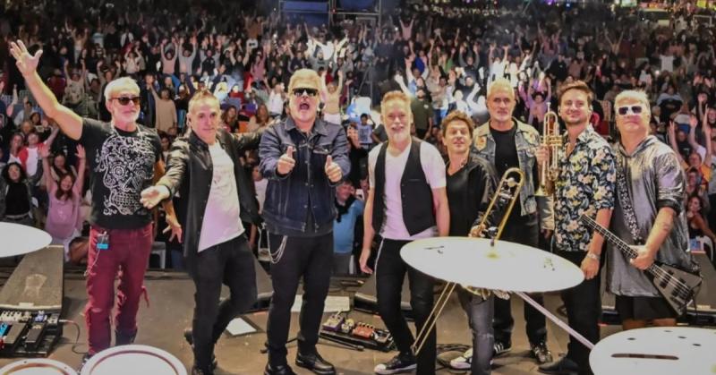 Angélica Castro entrevistó a Los Pericos para el programa Más Música (1994) / Créditos: Instagram @los_pericos