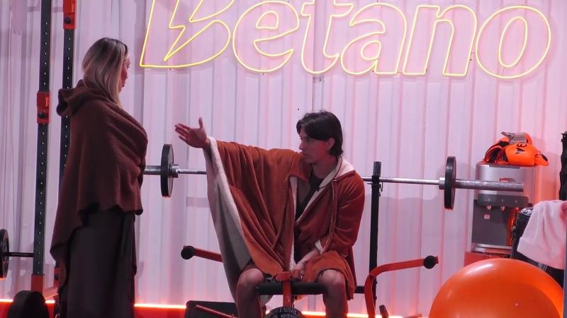 Alan Didier y Valentina Concha en Mundos Opuestos