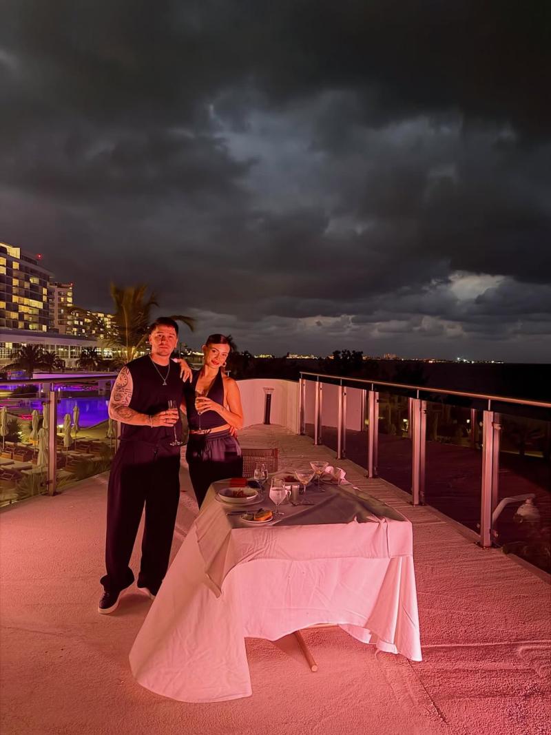 Románticas fotos de Cony Capelli y su nueva pareja en Cancún - Instagram