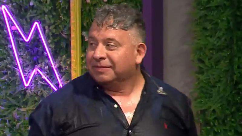 Willy Sabor se tira piquero en vivo en "¡Hay que decirlo!"