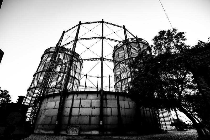 Llega a Chile TMPLR que transforma un histórico recinto industrial en un festival de vanguardia.