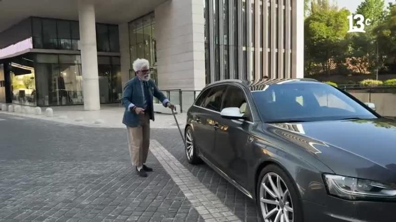 Federico Sánchez con un auto Audi RS4 Avant V8 4.2 Créditos: 13C