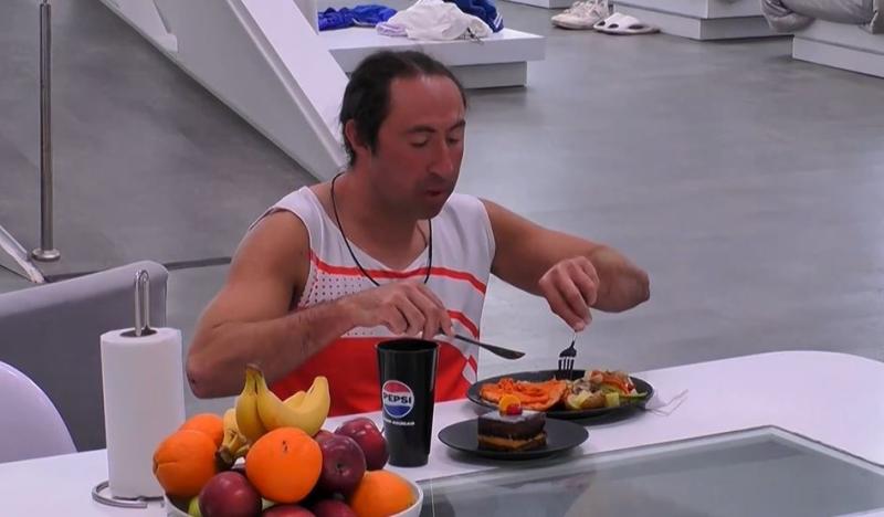 Mientras Mario era recriminado por Dash, prefirió el silencio.