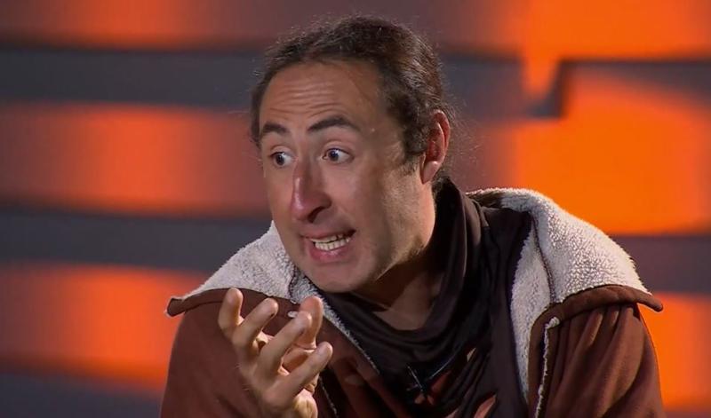 Mario tuvo una sincera conversación con Alan en el sector del Portal Claro.