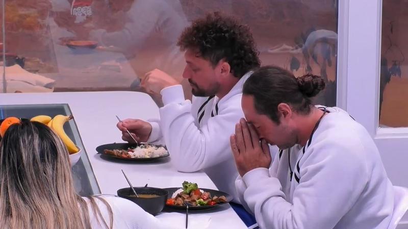 Mario Ortega habría dado su palabra para votar contra quien sea contal de asegurar al equipo.