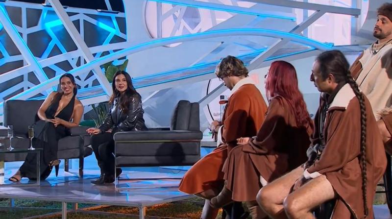 Vanessa Santos reveló a sus compañeros que sufrió de cáncer de utero.