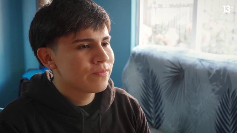 Sebastián Tobar es uno de los estudiantes del programa de formación dual en Impacto Local. Créditos: 13C