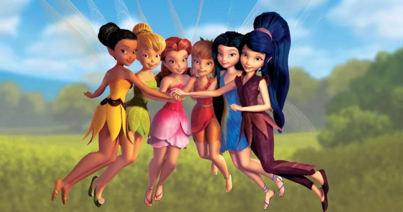 Tinker bell con las demás hadas de las películas Disney