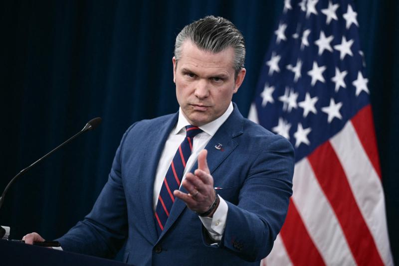 El secretario de Guerra de EEUU, Pete Hegseth, confirmó el ataque al buque de Irán/AFP