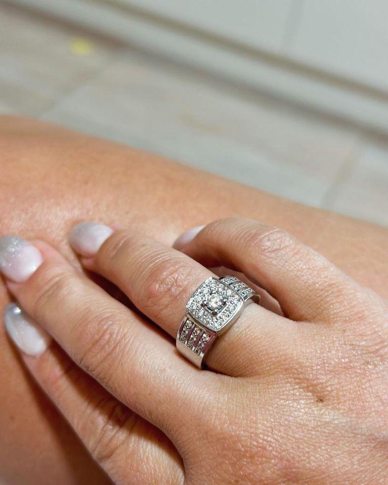 Detalles del anillo que Dj Méndez le entregó a Beatriz Fuentes se comprometieron | Instagram