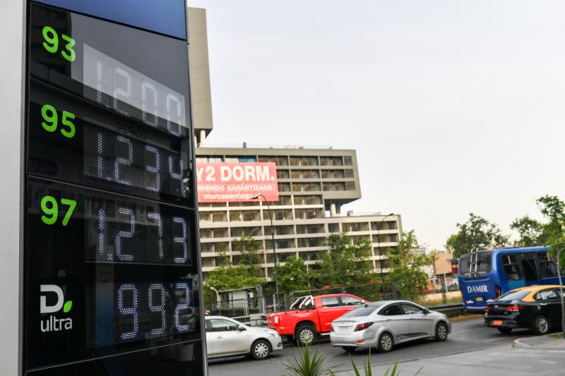 Alza de combustible - Agencia Uno.