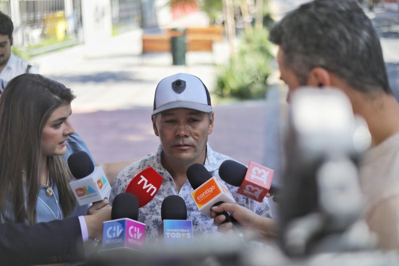Luis Zapata Jaramillo, padre de joven atropellado por Fran Maira, hablando con la prensa tras el accidente | AgenciaUno