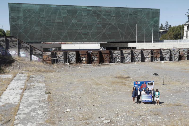 Entrega de concesion para la construcción de la Cineteca Nacional de Chile. Créditos: Agencia UNO