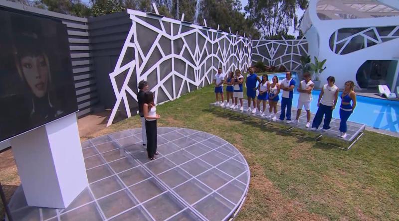 Polémica asamblea en Mundos Opuestos