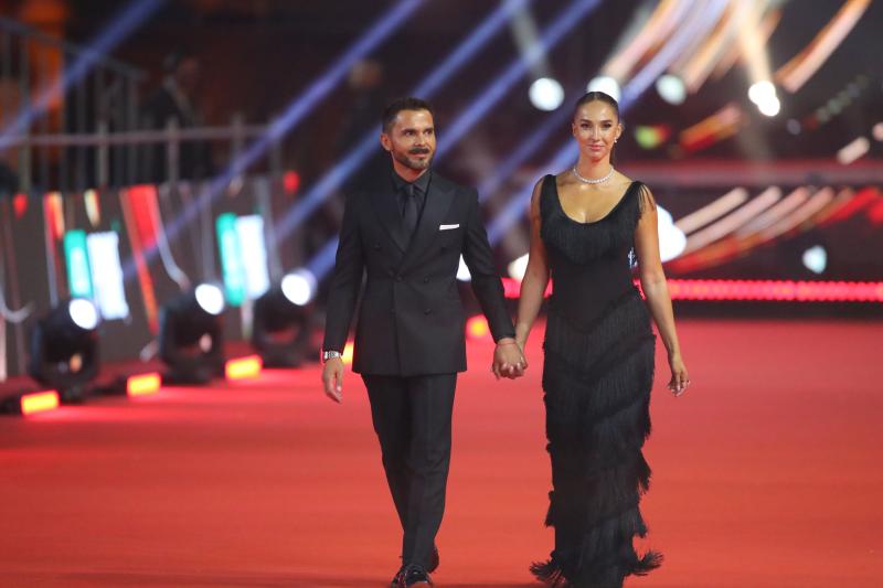 Álvaro Ballero junto a su pareja María José Reyes, durante la Gala del Festival de Viña del Mar 2026 | Aton