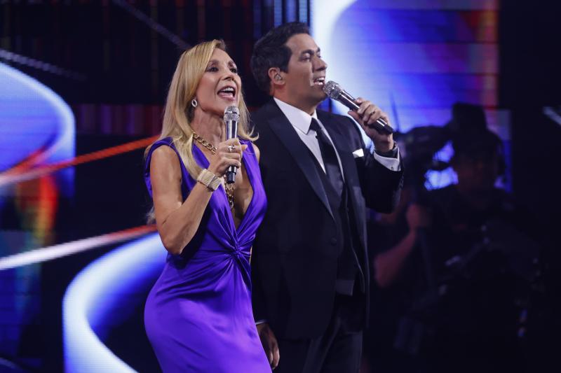 Rafael Araneda y Karen Doggenweiler | Aton