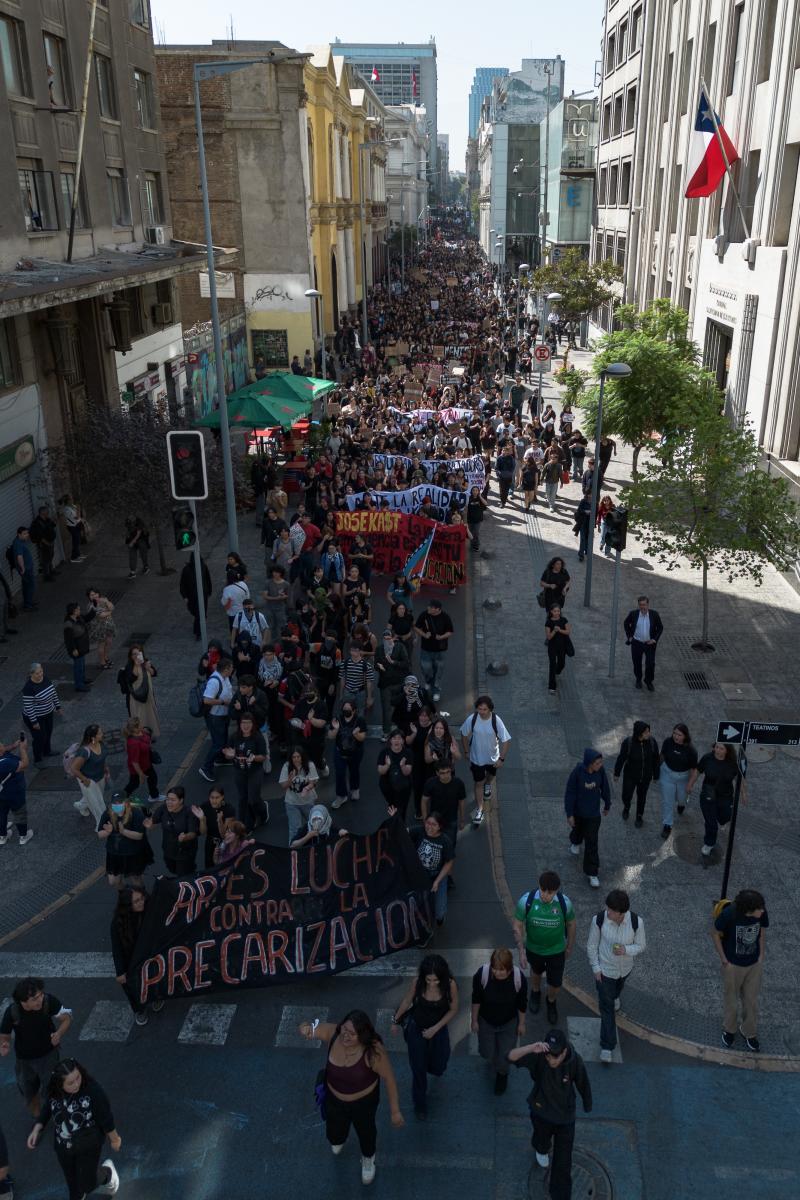 Metro cierra varias estaciones por manifestaciones