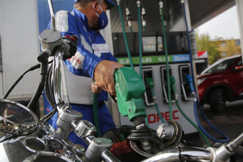 Posibles alzas en combustibles con la posible modificación del Mepco.