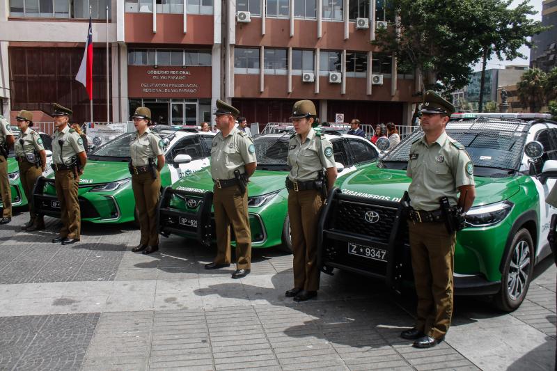 Carabineros busca 26 conductores: sueldo cerca de $1 millón