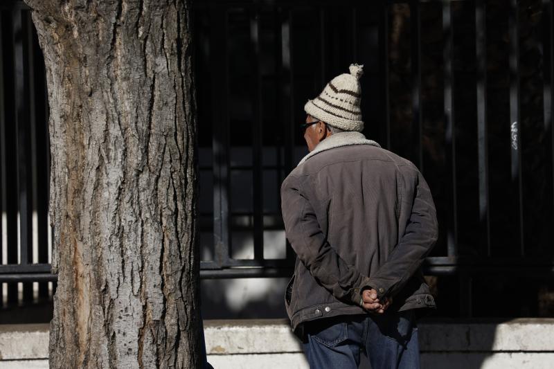 Ofrecen trabajo a mayores de 80 años desde casa - Aton