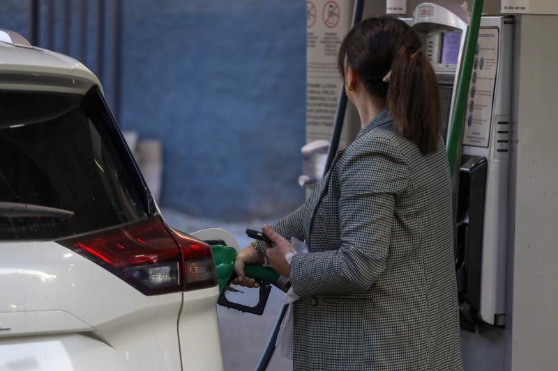 Descuentos en bencina en marzo - Agencia Uno