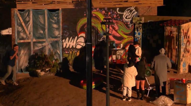 El primer beso de Vecinos al límite