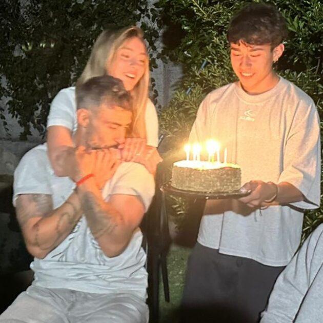 Jorge Valdivia junto a sus hijos