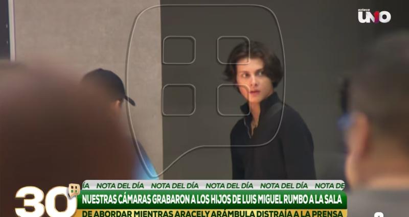Captan al hijo mayor de Luis Miguel en el aeropuerto