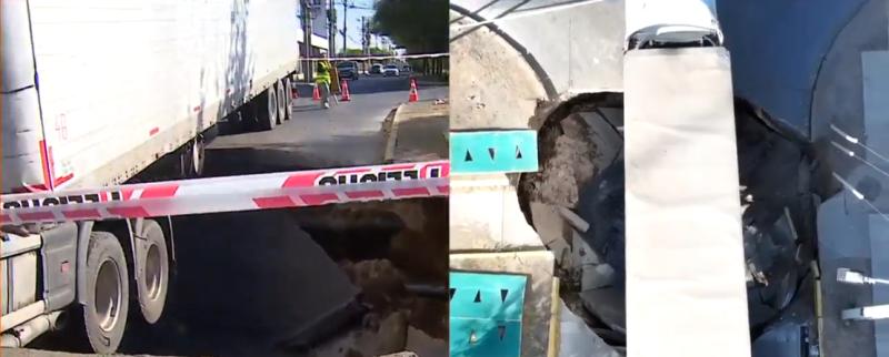 Camión quedó colgando tras caer en socavón en Renca