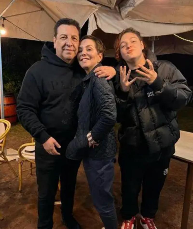 Joaquín junto a sus padres, Julio César Rodríguez y Francisca García-Huidobro | Instagram