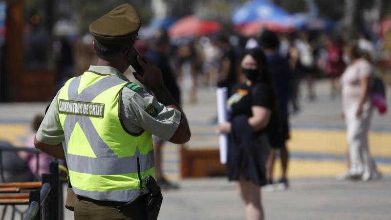 Carabineros busca personal civil