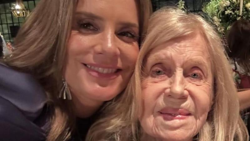 Diana, hermana de Cecilia Bolocco, junto a su madre