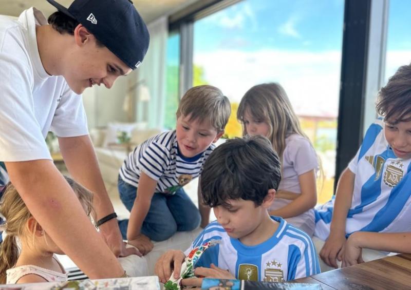 Benjamín Vicuña eligió una variada colección de imágenes para celebrar a Bautista