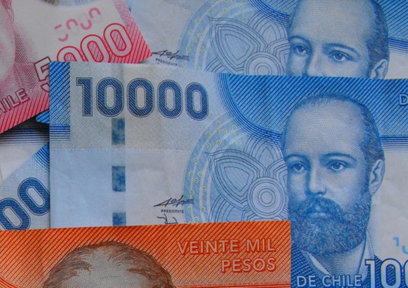 El Bono Logro Escolar está dirigido a estudiantes que estén en el 30% de mejor rendimiento