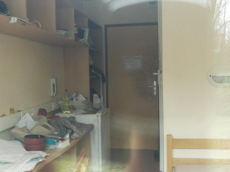 Objetos de Narumi en su habitación 106 en la residencia universitaria Rousseau | Willy Graff