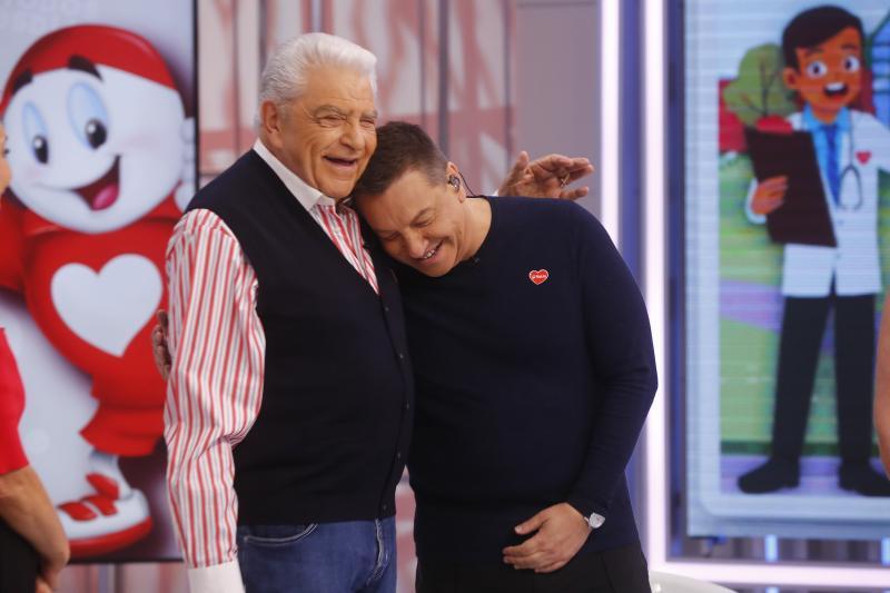Julio César Rodríguez junto a Don Francisco en la última Teletón 2025 | Aton