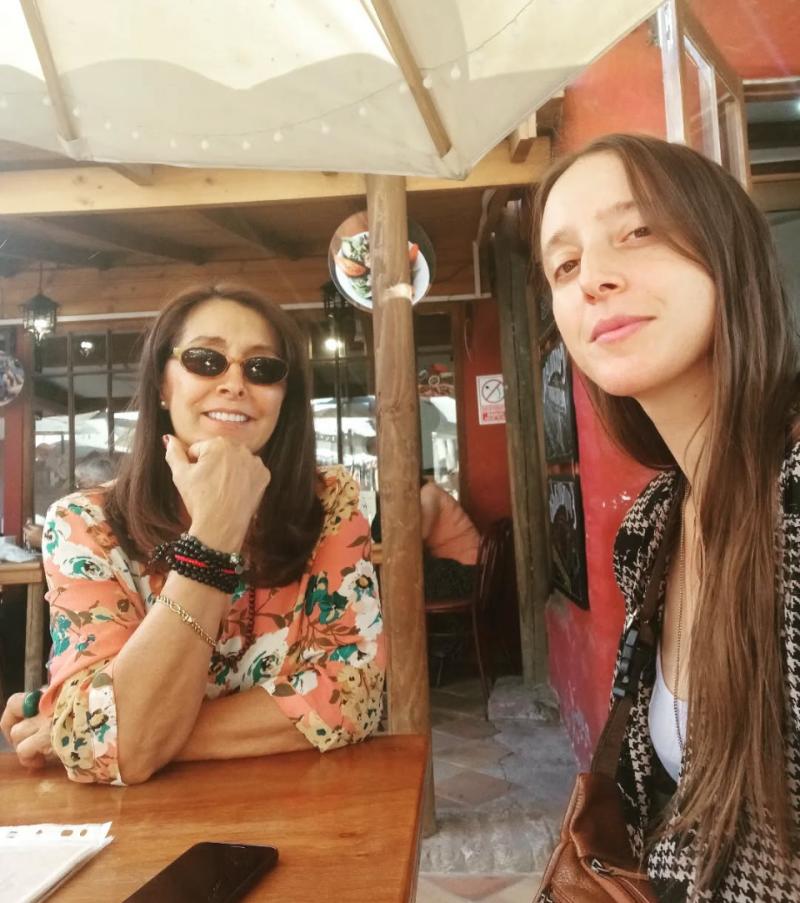 Vicenta junto a su madre Liliana | Instagram