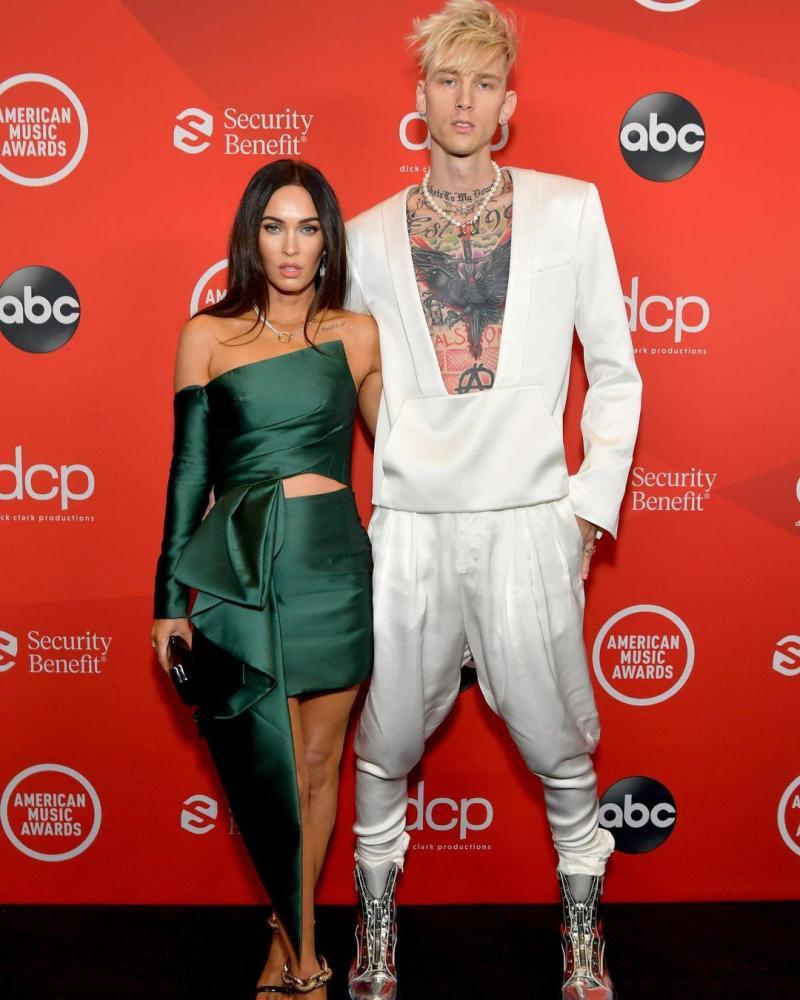 Megan Fox y Machine Gun Kelly tras su compromiso