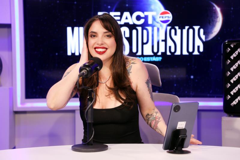 Natu Urtubias en el react de Mundos Opuestos