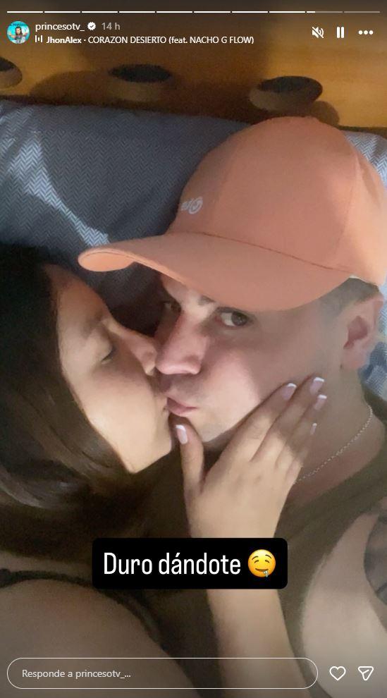 Princeso subió varios registros con la misma mujer.