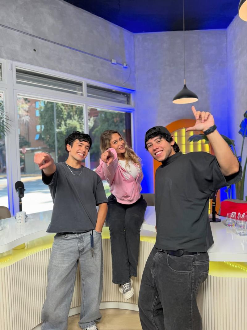 Trini Neira, Julitroz y Carlos Meneses | Instagram